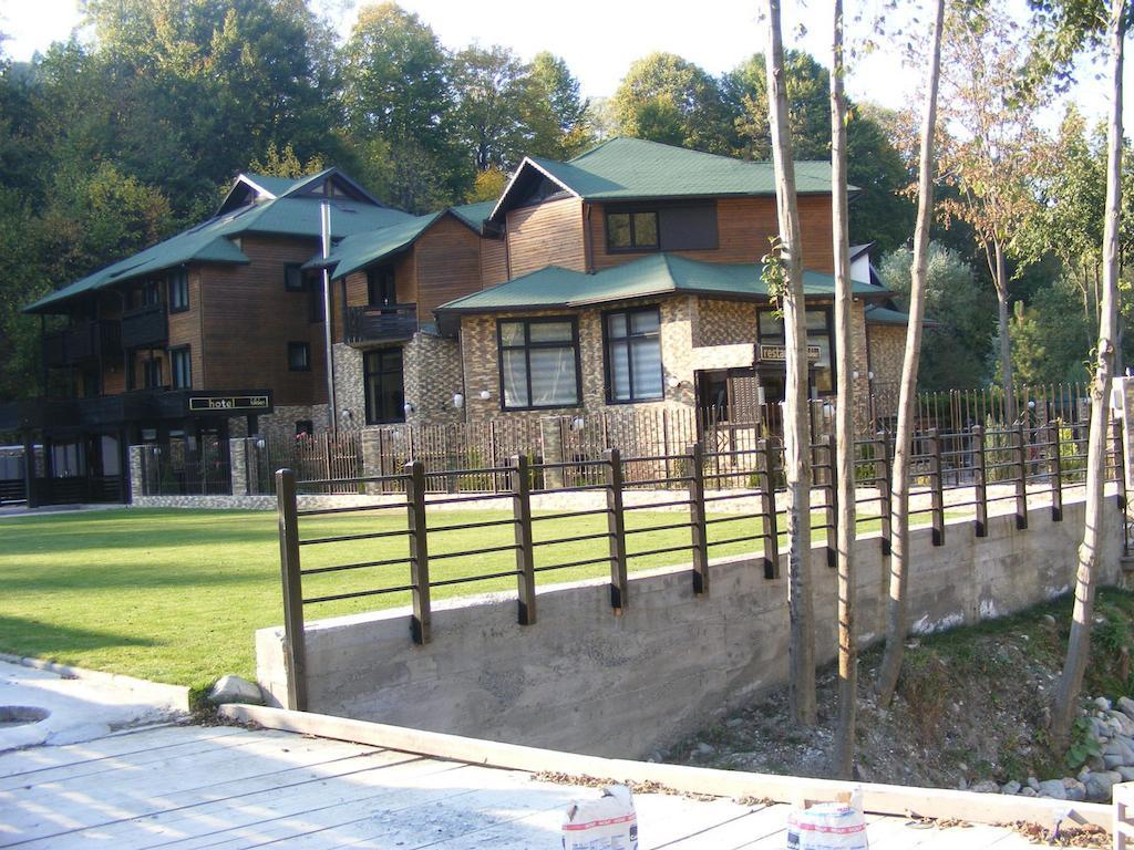 Hotel Hillden Lodge&Restaurant Drumu Carului ภายนอก รูปภาพ
