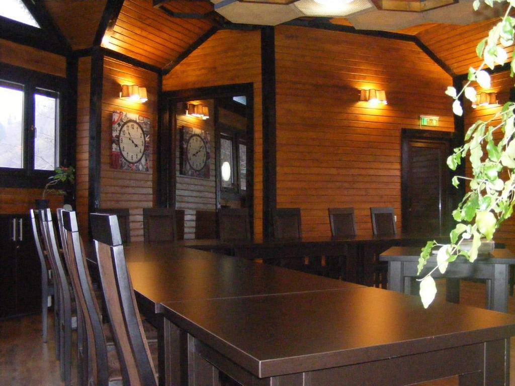 Hotel Hillden Lodge&Restaurant Drumu Carului ภายนอก รูปภาพ